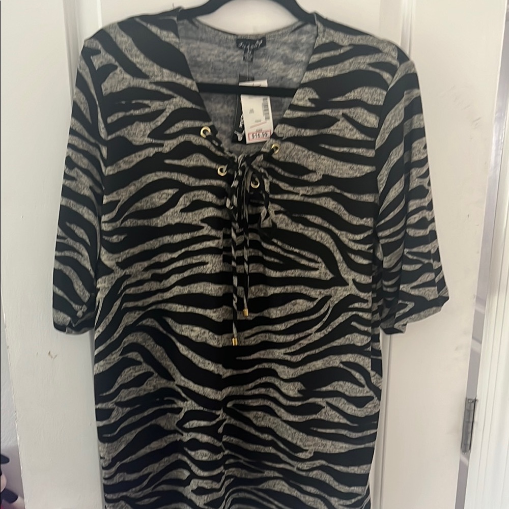 Women’s Plus Size Black/Gray Zebra Print Lace-Up Top